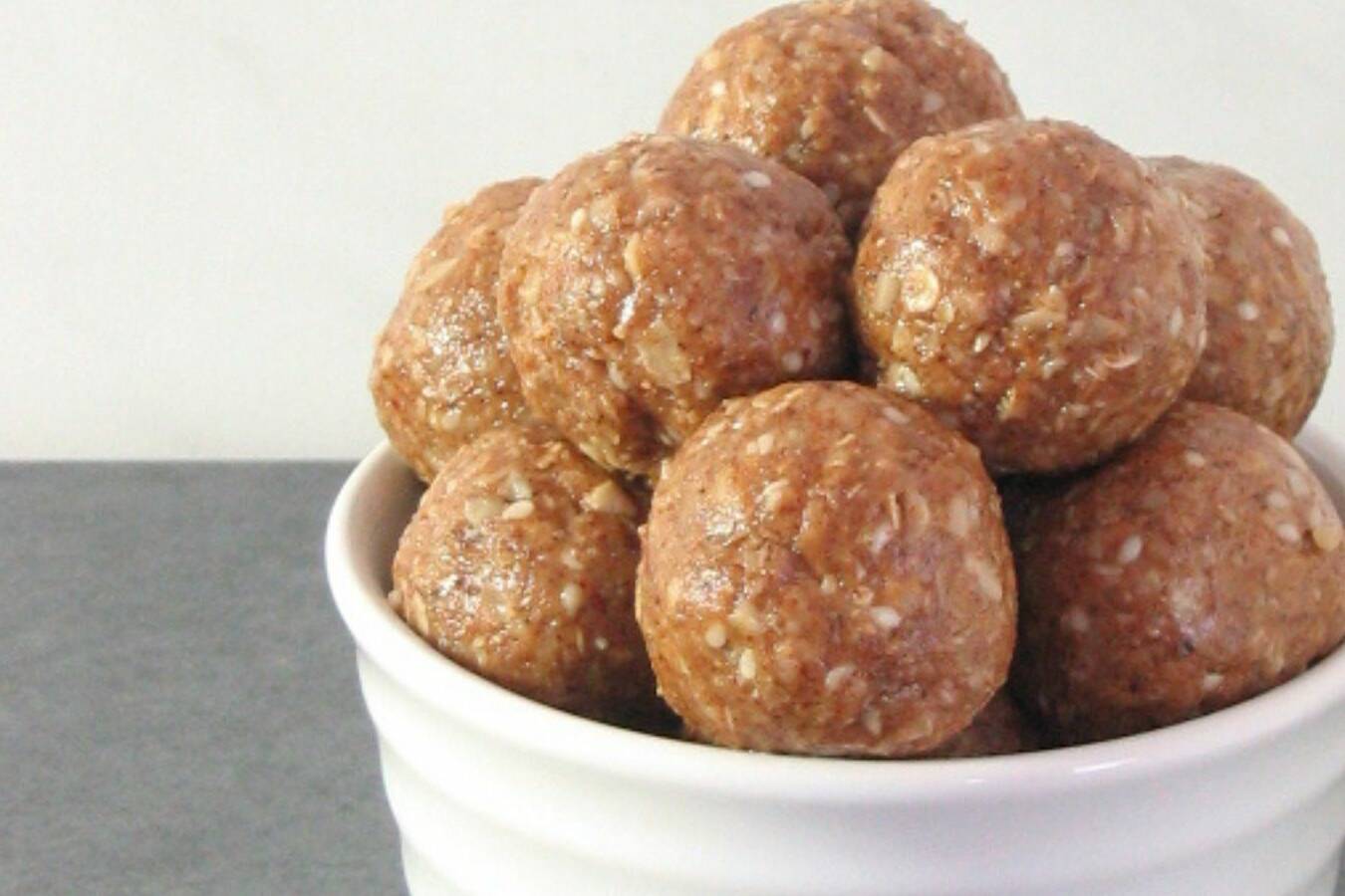 coffee-and-walnut-no-bake-energy-bites