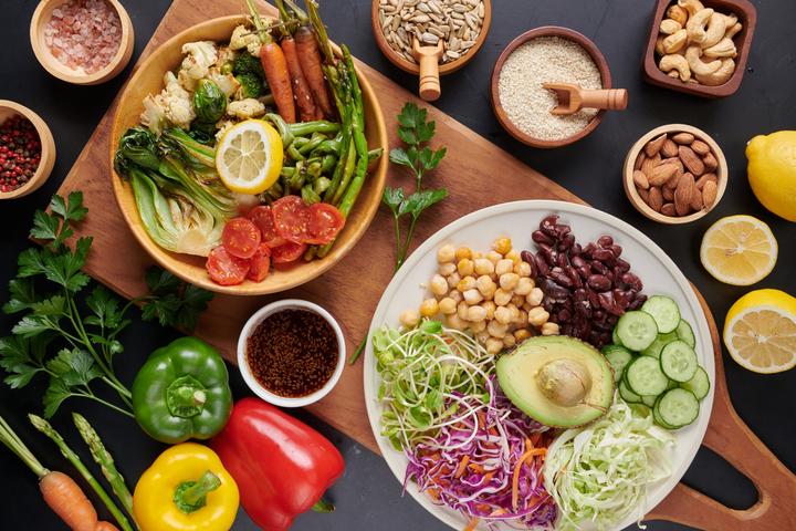 Eat, Celebrate, Thrive: 5 Mindful Swaps for the Holiday Season!