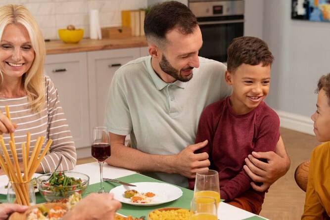 Do Early Dinners = Better Health? The Science Behind Meal Timing & What Ancient Wisdom Got Right!