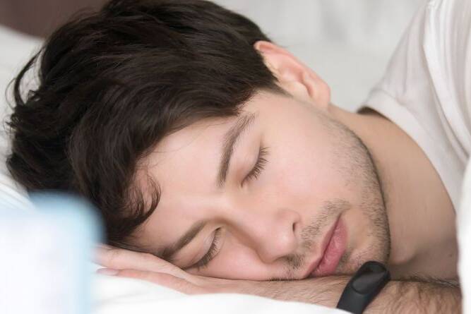 rem sleep vs deep sleep