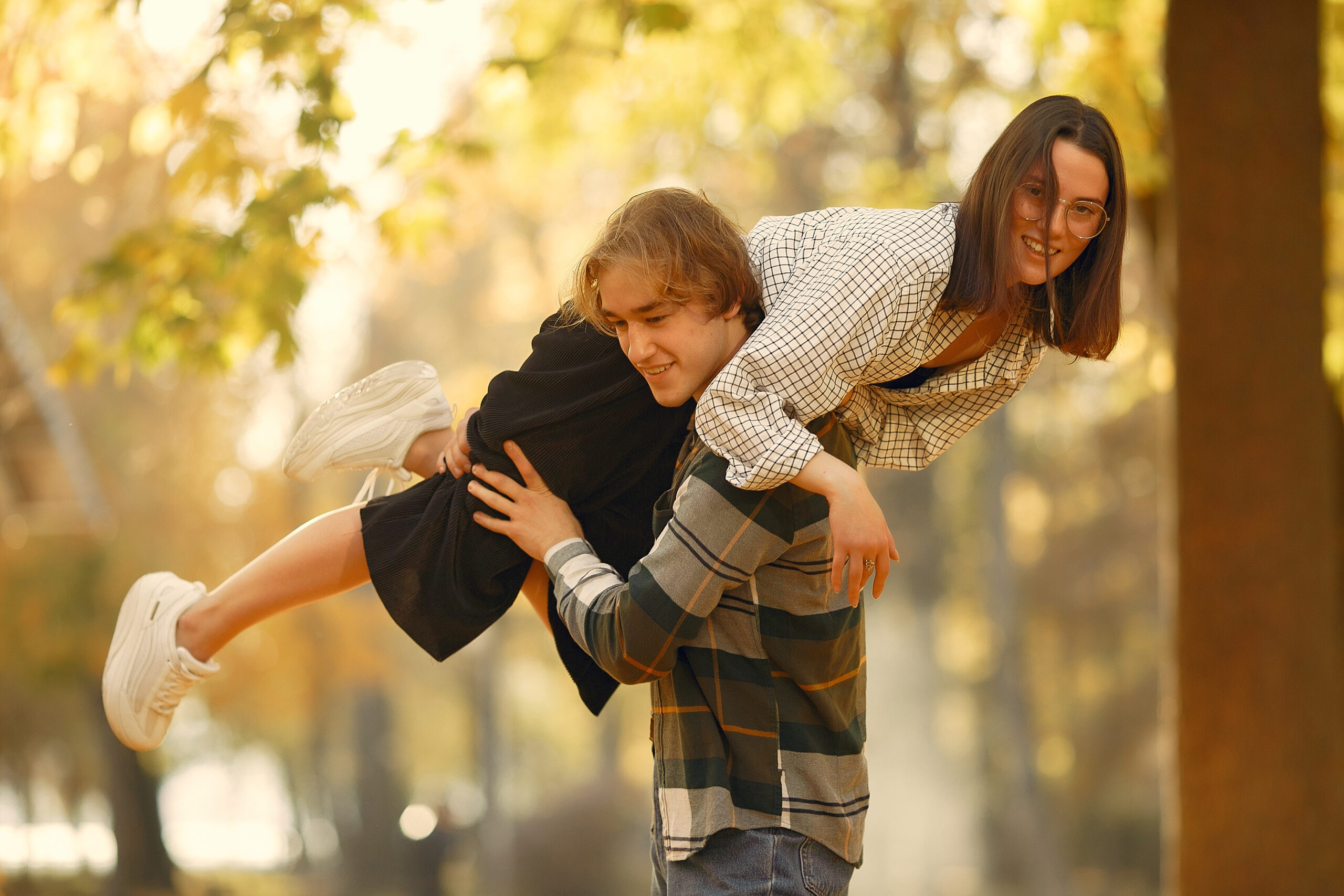 happy marriage life, marriage problem and solution, happy marriage tips, which family is a happy family, how my married life will be